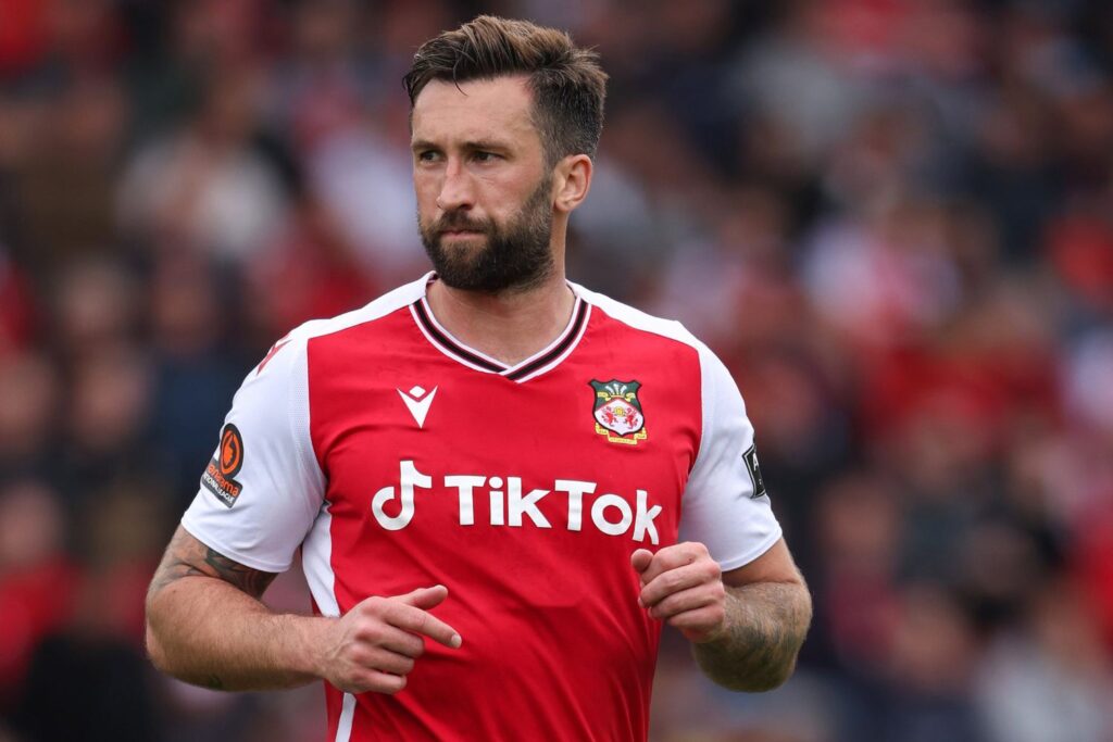 Ollie Palmer Joins Swindon from Wrexham