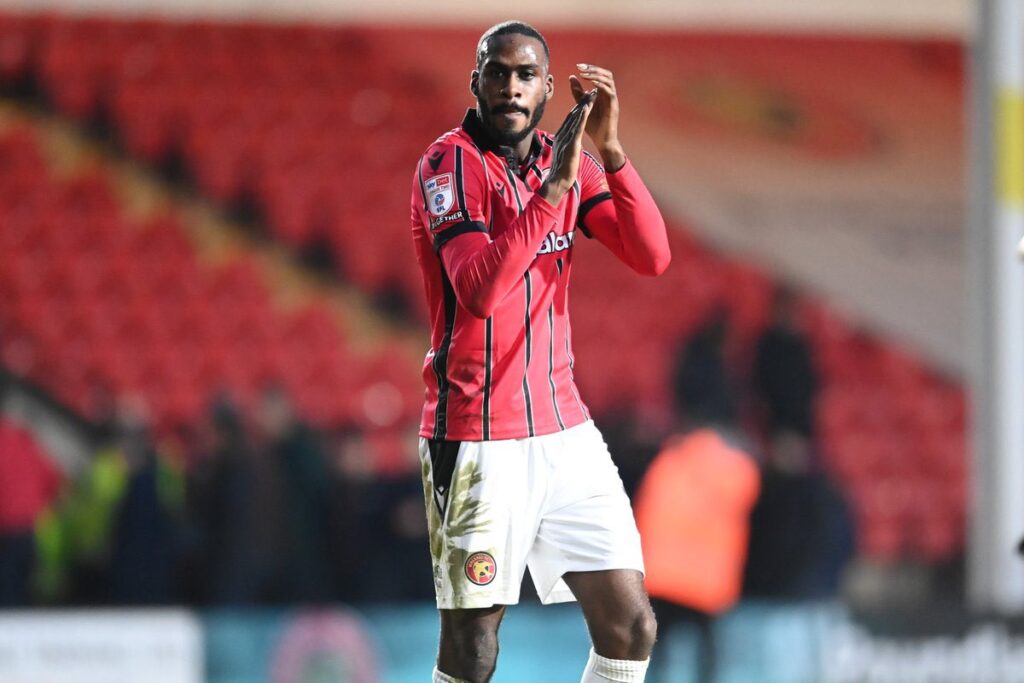 Gateshead Add Amantchi and Ward in Double Move