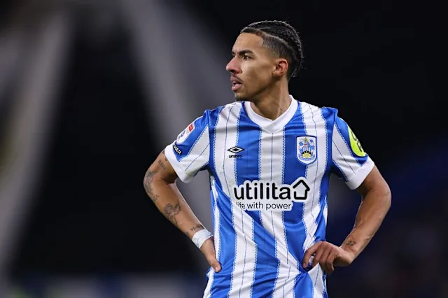 Roosken Joins Oxford in Huddersfield Transfer