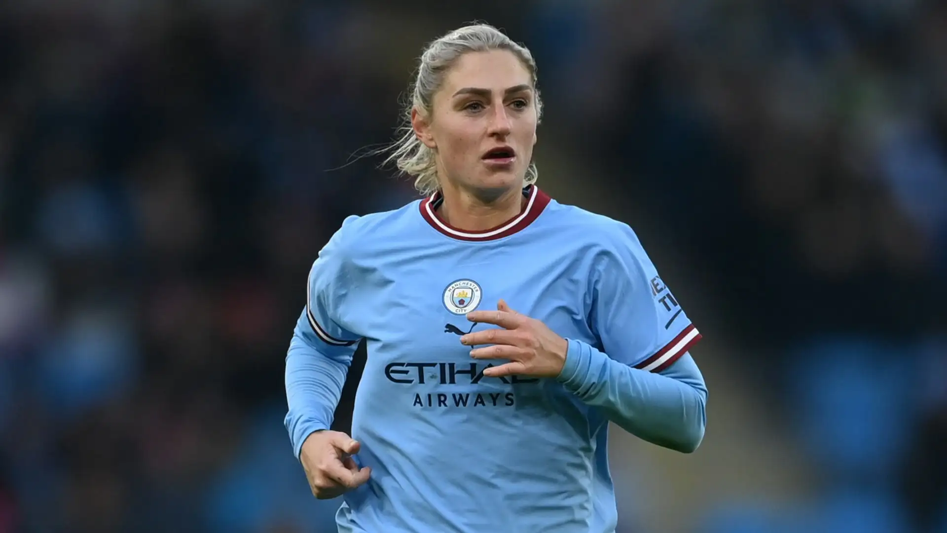 Laura Coombs Set to Retire from Football