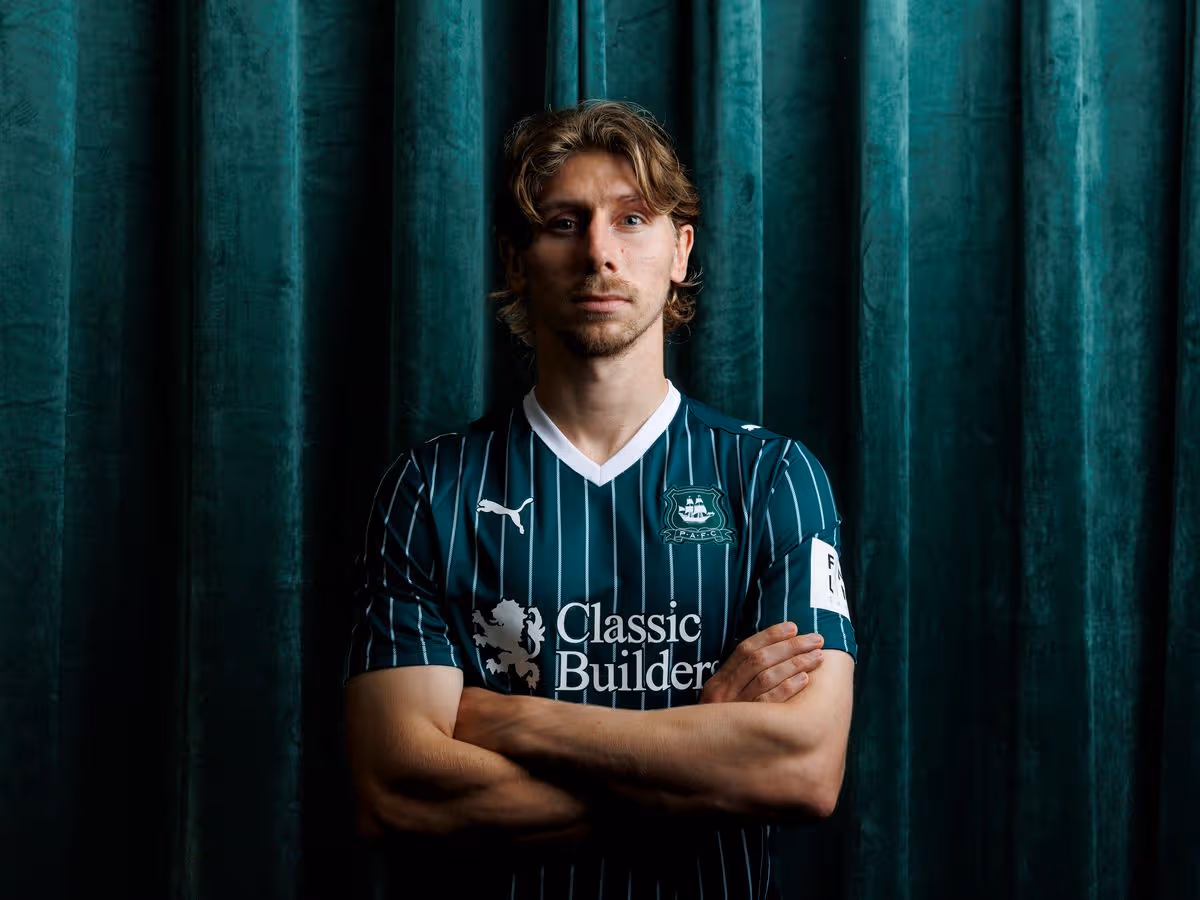 Alex Hartridge Joins Plymouth From Exeter