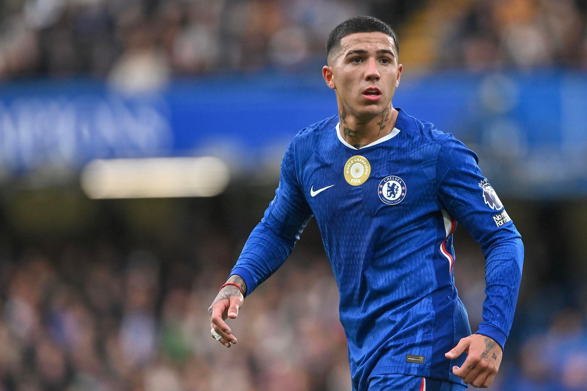 Fernandez Departure Would Cost Buyers £120m