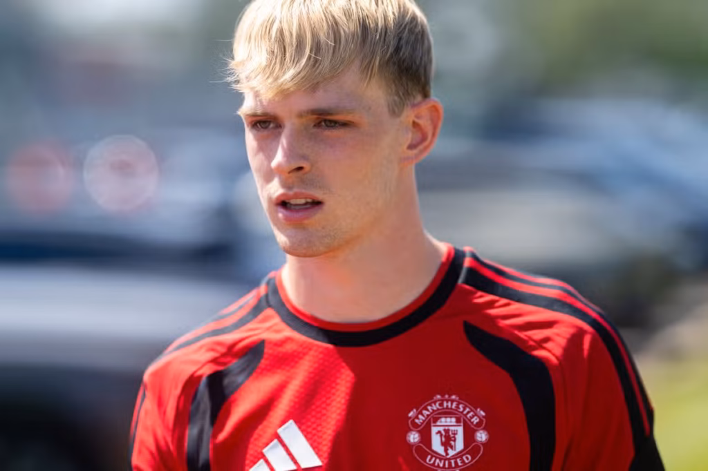 West Brom Add Manchester United Midfielder Collyer